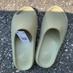 Men’s Yeezy Slides